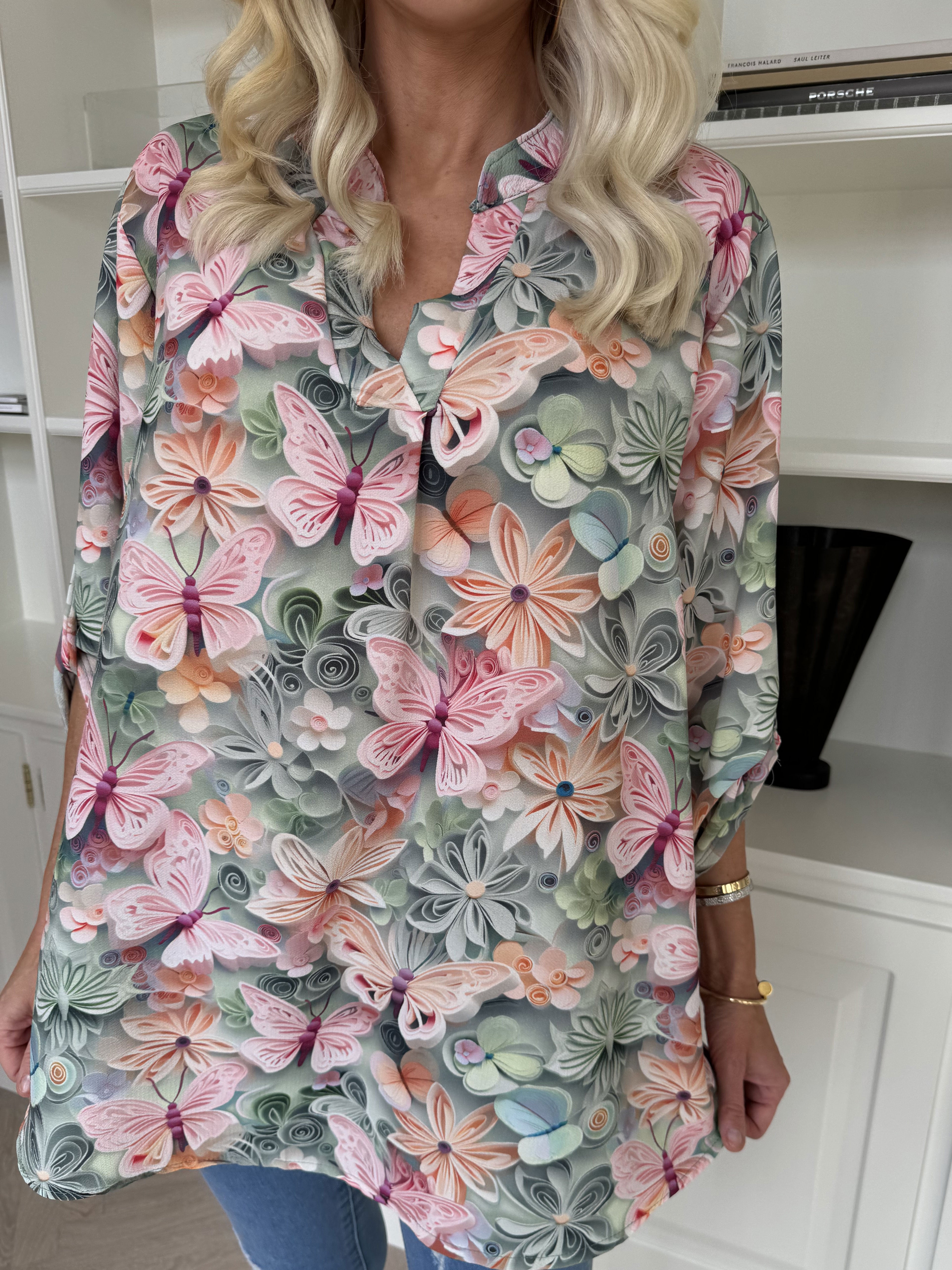 Vanesa Butterfly - Sød tunika i viskose med sommerfugleprint